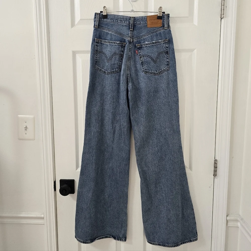 Levi's High Loose Flare Jeans Size 26 - Picture 6 of 7